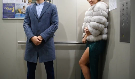 Секс-по русски в лифте: меньше знаешь - лучше трахаешь!